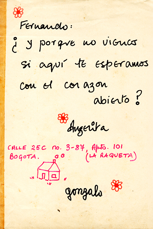 Invitación manuscrita con marcadores de colores e ilustraciones de flores y una casita